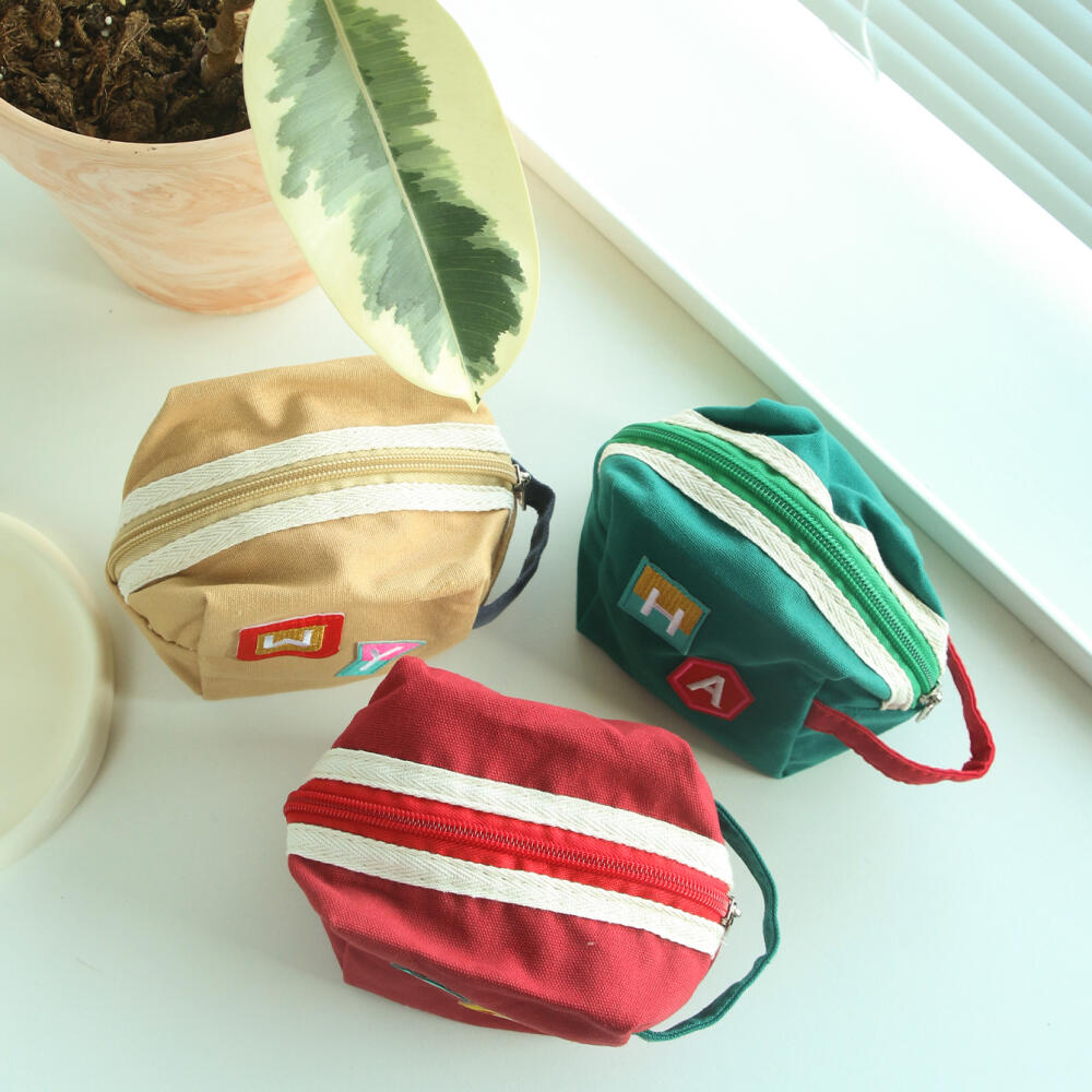 パーソナライズカスタム刺繍 デュアルイニシャル キャンバス  - Travel Accessories Aesthetic のレビューと価格