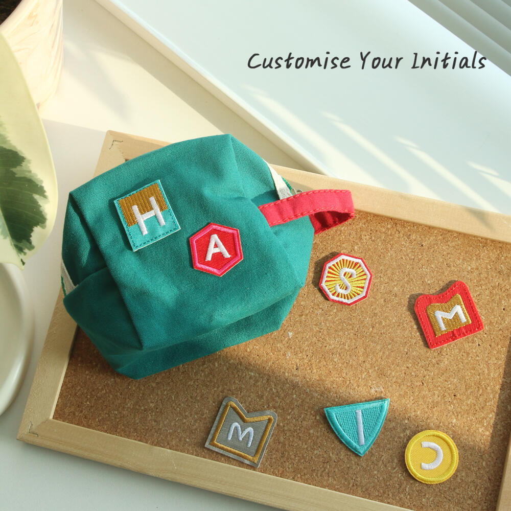 パーソナライズカスタム刺繍 デュアルイニシャル キャンバス  - Travel Accessories Aesthetic のレビューと価格